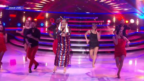 Un travesti de povestit nepoților. Cine-i frumusețea de abanos: „Aline, ne lași mereu fără cuvinte”