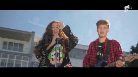 Bibi și Tony cântă, la "Prietenii de la 11", melodia "Anii de liceu"