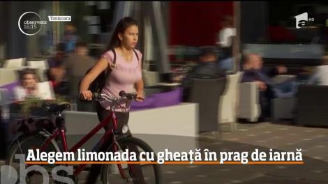 Toamnă caldă. Timişorenii au ieşit la plimbare îmbrăcaţi doar în tricouri