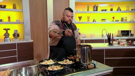 Mihai Munteanu gătește de șase ani: "Am ajuns în bucătărie din greșeală"