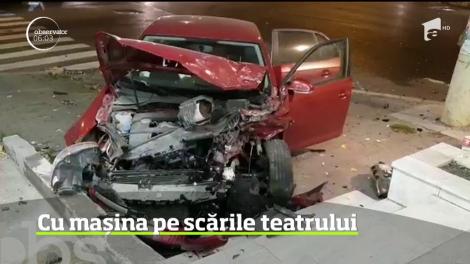 Treptele unui teatru din Constanţa au fost scena unui spectacol mai puţin obişnuit