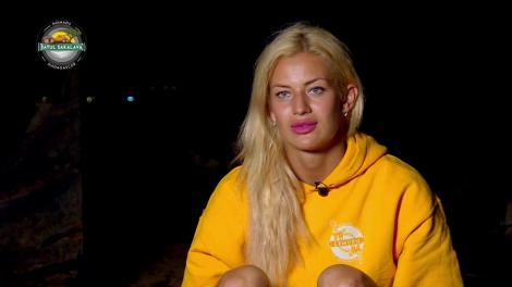 Lemurii fac rost de hrană: "Am dat o găină pe mai multe produse"