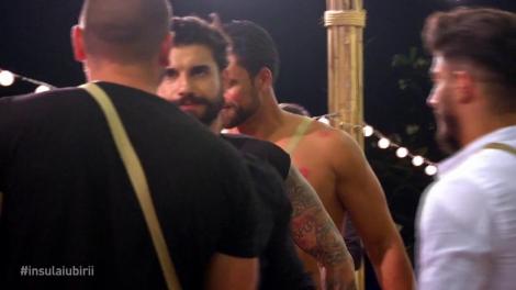 Mirela i-a transmis un mesaj iubitului ei, Ionuț, pe gâtul ispitei Mircea!