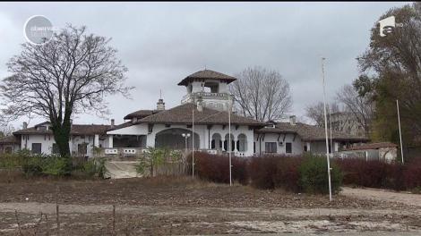 Vândut la preţ de apartament, castelul Reginei Maria din Mamaia a ajuns o ruină. Ministerul Culturii a cerut anularea contractului