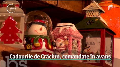 De Crăciun, se vinde orice: de la păpuşi făcute manual până la haine personalizate