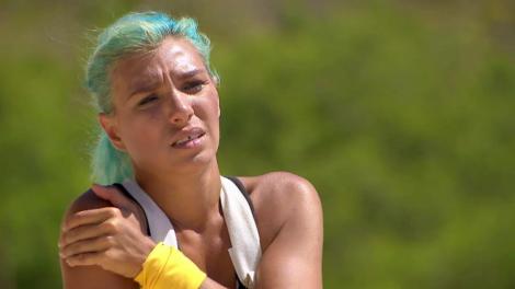 Duelul s-a lăsat cu dureri insuportabile pentru Sorana! "E cumplită durerea de la umăr! E ca înainte de operaţie"