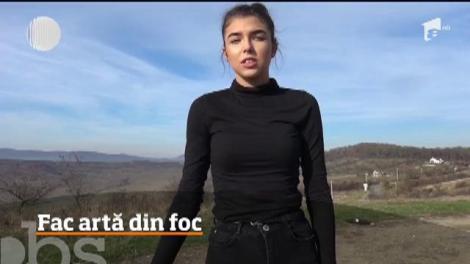 Câţiva tineri din Bistriţa au învăţat de pe Youtube să facă jonglerii cu foc
