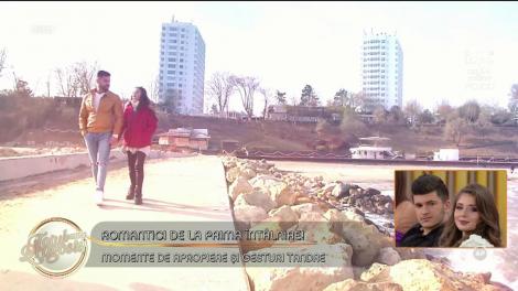 Romantici de la prima întâlnire! Cristina şi Bogdan, plimbare pe malul mării