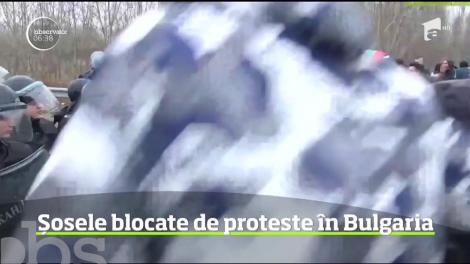 Mii de manifestanţi au blocat principalele şosele din Bulgaria, dar şi punctele de frontieră dintre această ţară şi vecinii săi sudici