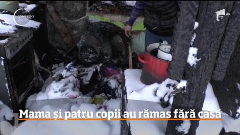 Un incendiu devastator a lăsat fără casă o mamă şi pe cei patru copii ai săi