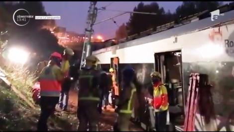 Un om a murit şi alţi 44 au fost răniţi, după ce un tren a deraiat în apropiere de Barcelona, din cauza unei alunecări de teren!