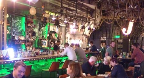 Teatrul se joacă şi în afara teatrului şi sunt din ce în ce mai mulţi cei care aleg să se bucure de artă în locuri neconvenţionale