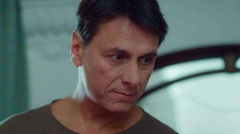 Sonia (Michaela Prosan) află că Marius (Bogdan Stanoevici) este tatăl ei