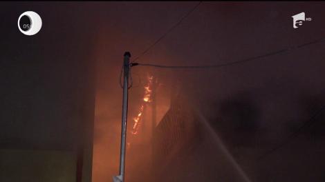 Incendiu de proporţii în nordul Capitalei