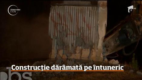 La lumina reflectoarelor, muncitorii timişoreni au lucrat de zor. Au dărâmat poarta de intrare în oraş
