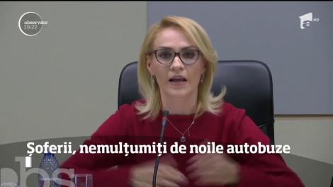 Noile autobuze ale bucureştenilor n-au ieşit pe traseu, dar au ajuns în service. Şoferii mai corpolenţi s-au plâns că n-au loc în scaune şi că nu ajung la butoanele de pe bord