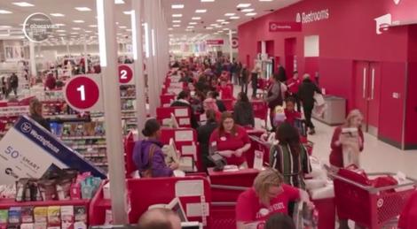 E Black Friday la americani iar magazinele din Statele Unite au fost luat cu asalt