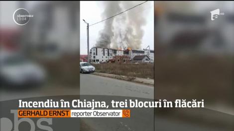 Incendiu puternic langa Capitală! Mansarda a trei blocuri din Chiajna a fost cuprinsă de flăcări