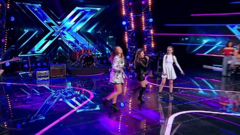 Christina Aguilera - "Show Me How You Burlesque". Vezi cum cântă grupul Angels, la X Factor!