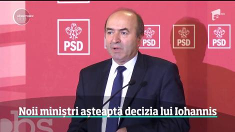 Vicepremierul şi ministrul Dezvoltării, Paul Stănescu, a demisionat, după o săptămână de scandal între preşedinte şi PSD