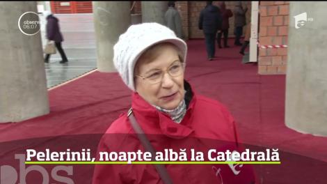 Catedrala Mântuirii Neamului a rămas deschisă pentru cei care vor să o viziteze