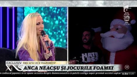 Anca Neacşu se ruga la un Moş Crăciun gonflabil în copilărie!