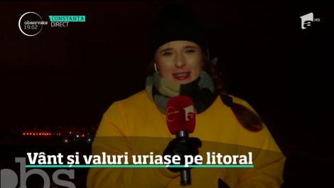 Vânt și valuri uriașe pe litoral