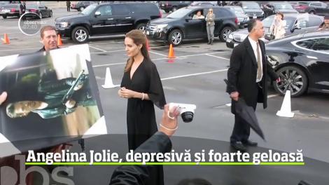 Angelina Jolie s-a luptat cu depresia, din cauza eşecurilor repetate din carieră şi a devenit foarte geloasă în relaţia cu Brad Pitt