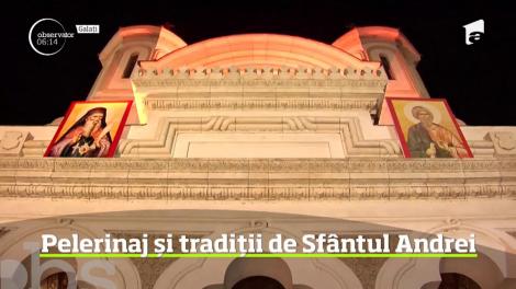 Pelerinaj de Sfântul Andrei. În ciuda gerului, zeci de gălăţeni au mers îmbrăcaţi în port popular, până la Catedrala din centrul oraşului