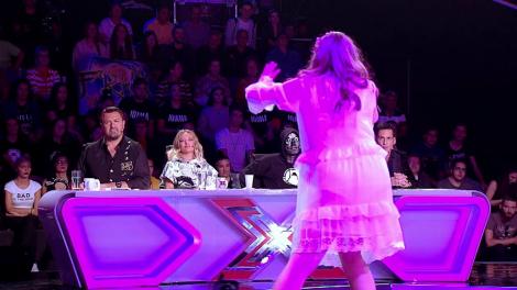 Florence + The Machine - "Dog Days Are Over". Vezi interpretarea Ioanei Bulgaru, la duelurile de la X Factor!