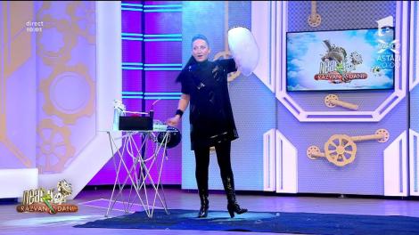 Claudia Stroe, spectacol cu baloane de săpun la Neatza