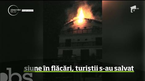 O pensiune din Predeal a fost cuprinsă de flăcări