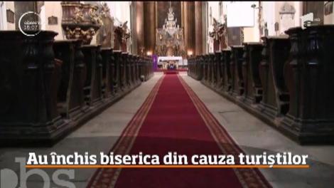 Biserica Piaristă din Cluj, unde fusese instalat Muzeul Lunii, închisă timp de trei zile, din cauza unor vizitatori necivilizaţi