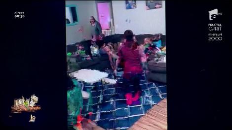 Smiley News. Părinții au făcut schimb de roluri cu copiii