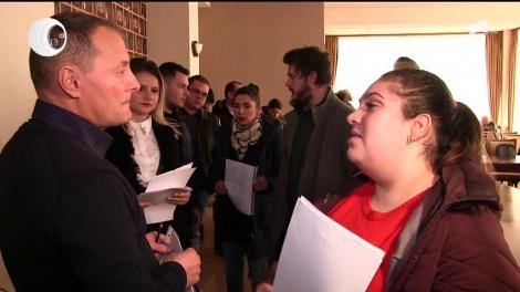 Joburi pe vase de croazieră, v&acirc;nate de rom&acirc;ni