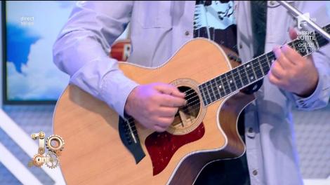 Ducu Bertzi cântă, la Neatza, melodia "Colindița sfântă"