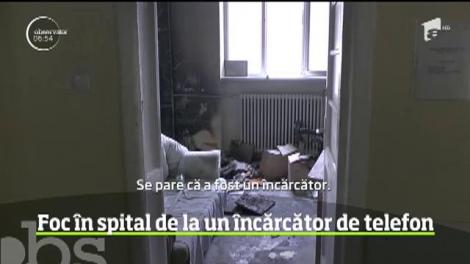 Stare de alertă la un spital din Piatra Neamţ după ce un cabinet medical a luat foc din cauza unui încărcător de telefon lăsat în priză, nesupravegheat
