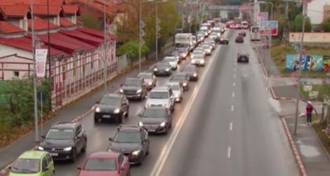 Studiu. Bucureştenii îşi aleg locul de muncă în funcţie de orele petrecute în trafic