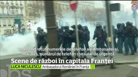 Stare de alertă în Franţa. 125.000 de oameni au ieşit în stradă