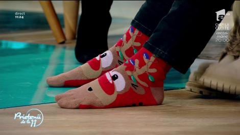 Oare de la cine le-a primit? Florin Ristei s-a încălțat cu șosete antiderapante cu reni!