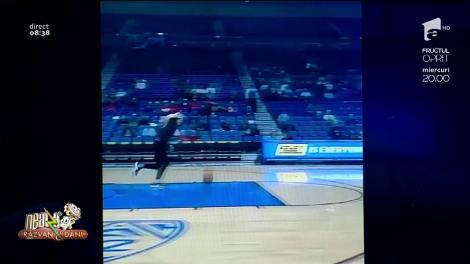 Smiley News. Patru coșuri de baschet marcate în 32 de secunde!