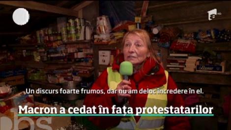 Emmanuel Macron a cedat în fața protestatarilor