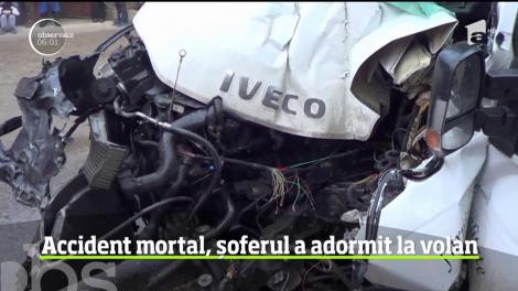 Accident mortal în judeţul Caras-Severin, după ce soferul unei camionete a adormit la volan