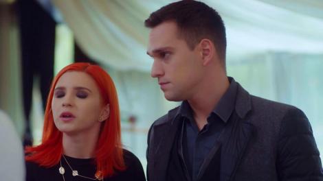 Ana nu-l lasă pe Alex să plece din casă!