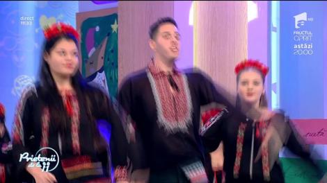 Trupa Sobis, dans în pași de kangoo jumps