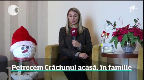 Cei mai mulţi români îşi petrec sărbătorile acasă, şi în acest an. Jumătate dintre ei, arată un studiu, cred că de Crăciun, trebuie să rămână în familie