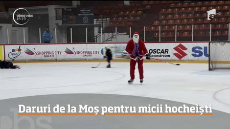Micii hocheişti ai clubului Dunărea Galaţi, vizitați de Moș Crăciun