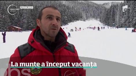 La munte, vacanţa a început deja. Pârtiile sunt pline iar în bucătăriile pensiunilor se prepară meniuri de sărbătoare