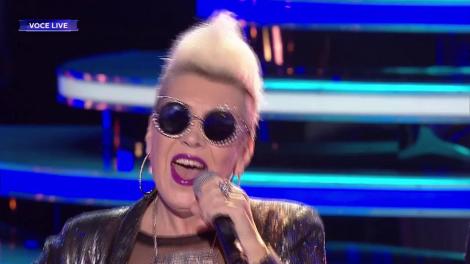 Toți ne dorim să vină Moș Crăciun, vesel și bun, așa cum a fost descris de Silvia Dumitrescu și Alin Gheorghișan!!