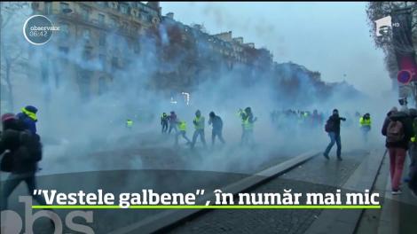 A fost al cincilea val de proteste în Franţa. Zeci de mii de manifestanţi au ieşit din nou pe străzi, dar violenţele şi-au mai pierdut din intensitate